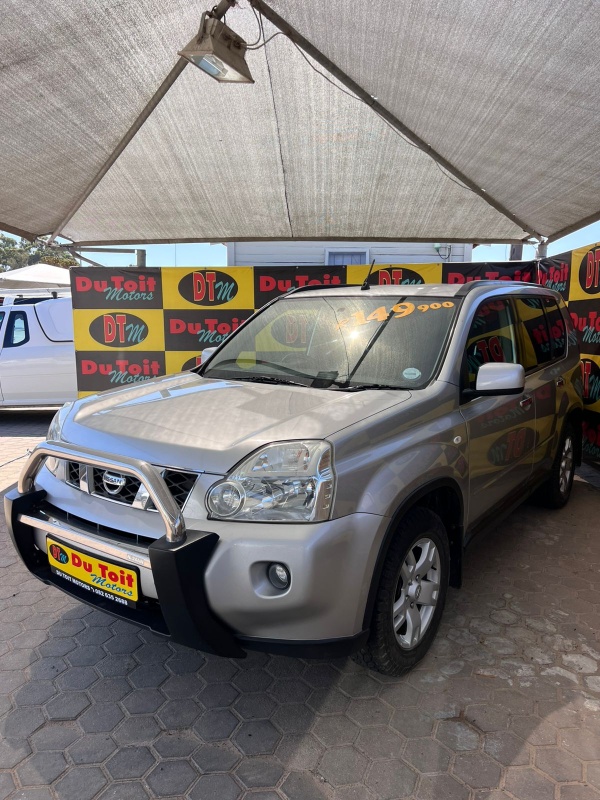 
								2010 Nissan X-trail full									