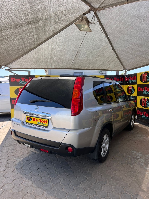 
								2010 Nissan X-trail full									