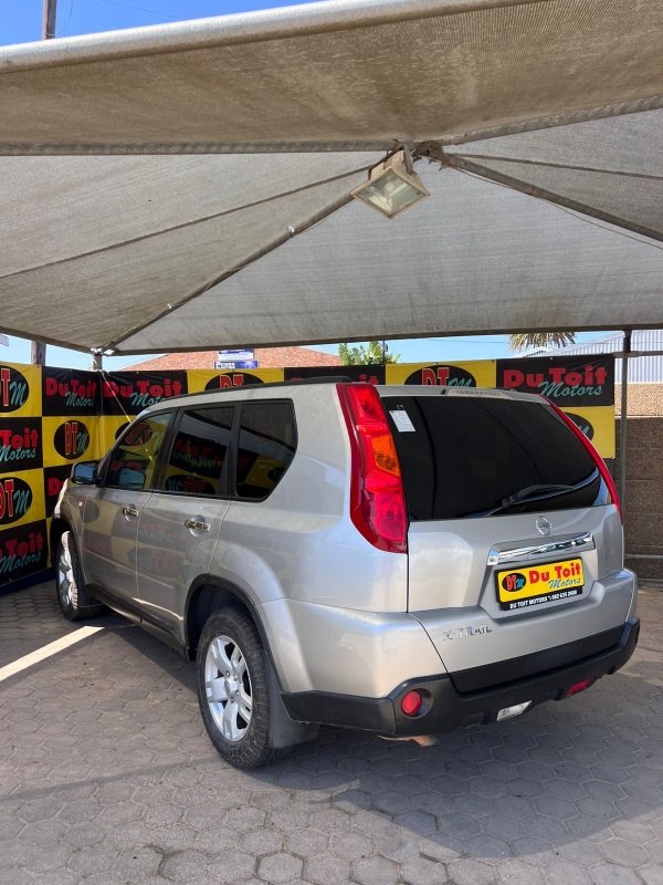 
								2010 Nissan X-trail full									