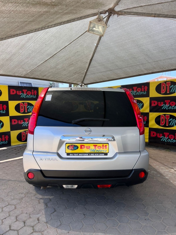 
								2010 Nissan X-trail full									