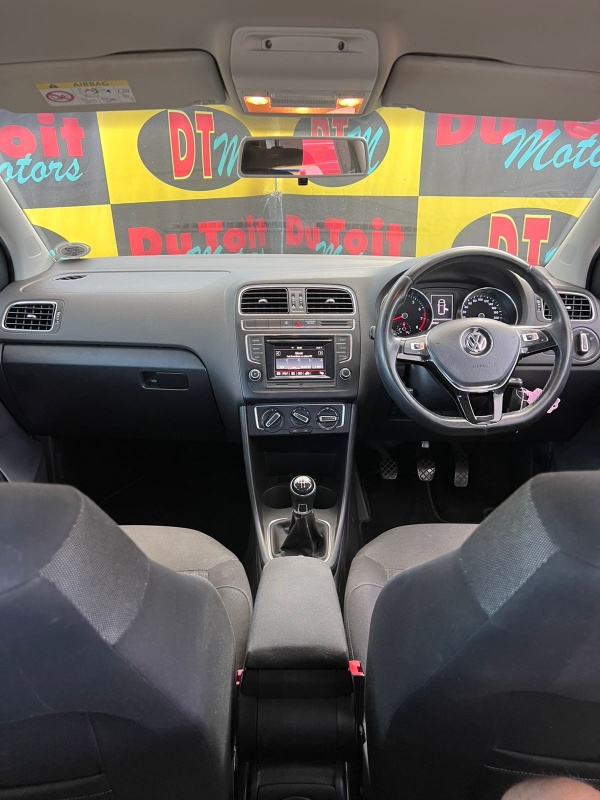 
								2015 Volkswagen Polo TSI full									
