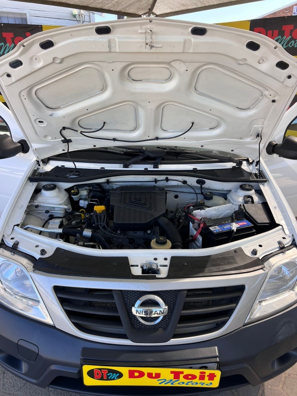 
								2019 NISSAN NP200 full									