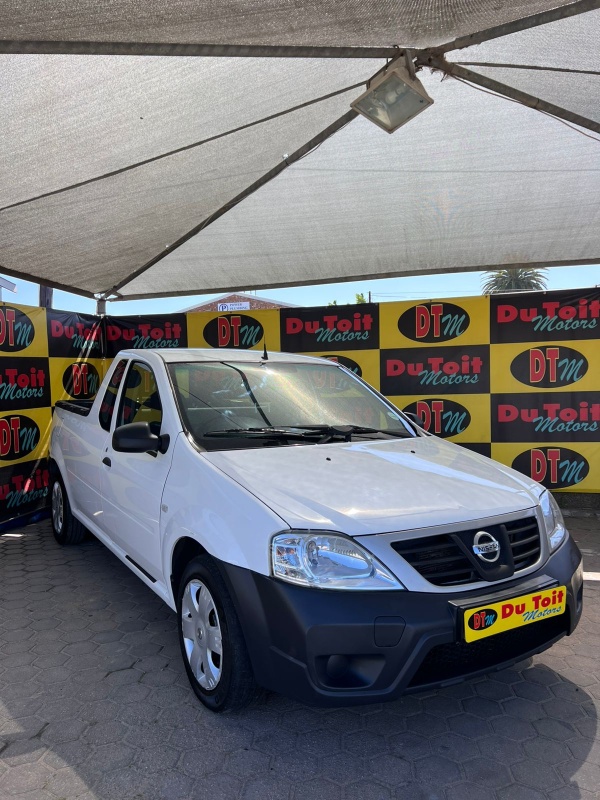 
								2019 NISSAN NP200 full									