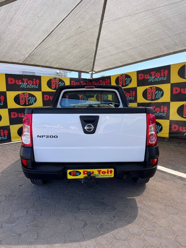 
								2019 NISSAN NP200 full									