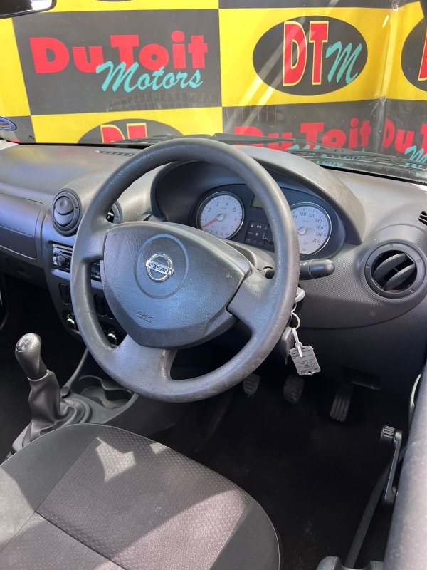 
								2019 NISSAN NP200 full									