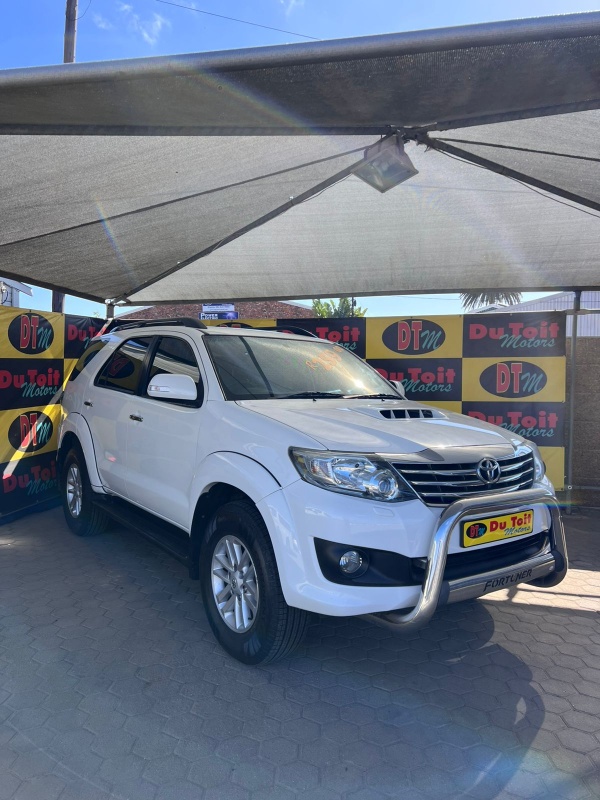 
								2012 Toyota Fortuner full									