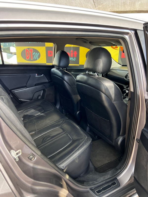 
								2011 KIA Sportage full									