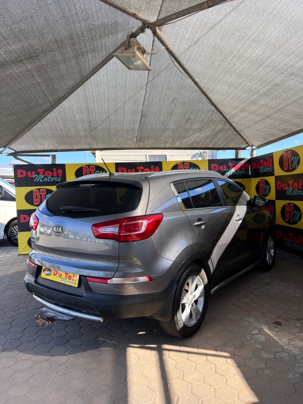 
								2011 KIA Sportage full									