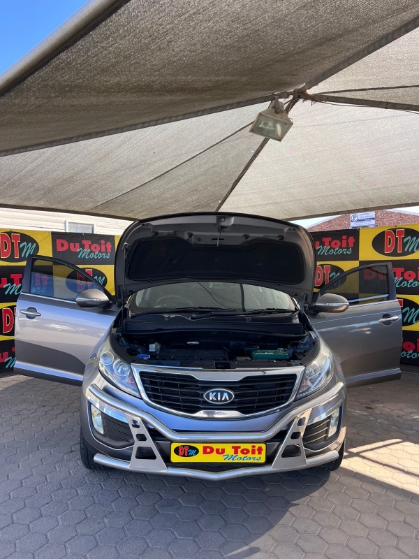 
								2011 KIA Sportage full									