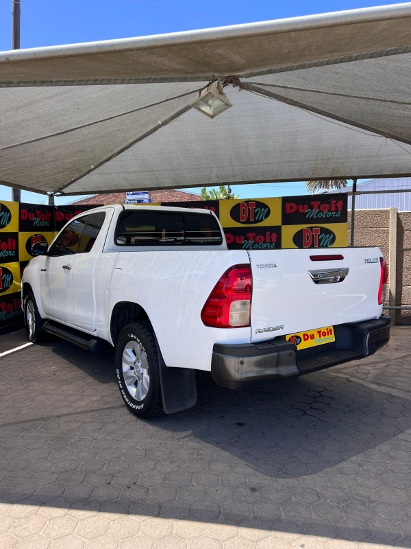 
								2019 Toyota Hilux full									