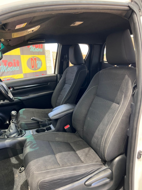 
								2019 Toyota Hilux full									