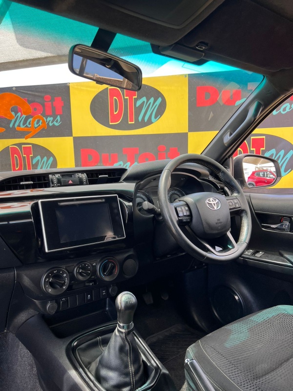 
								2019 Toyota Hilux full									