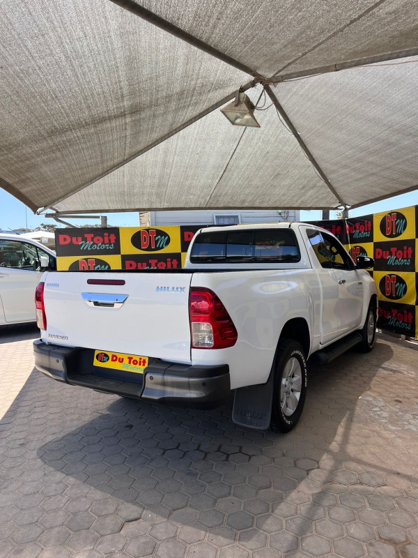 
								2019 Toyota Hilux full									