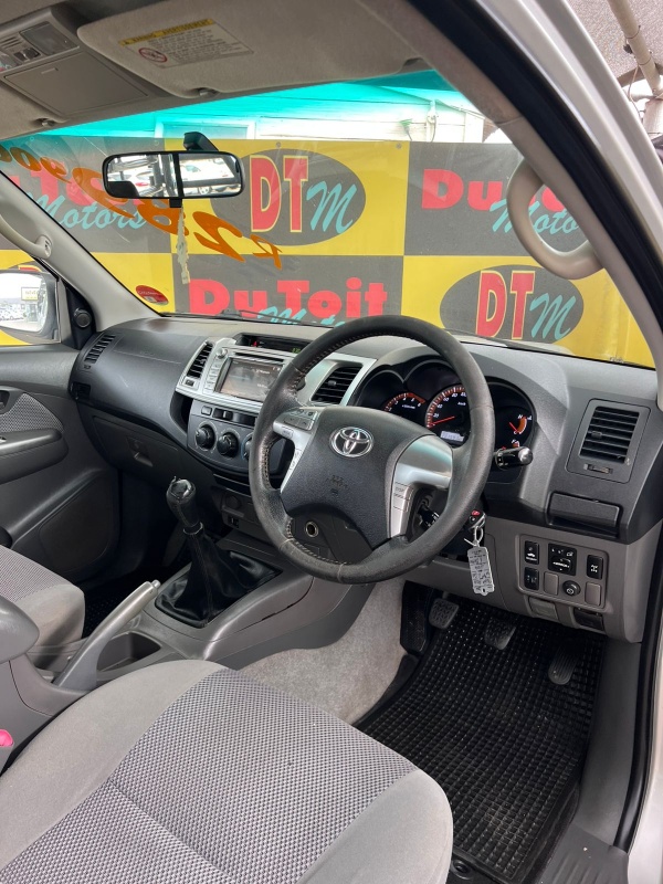 
								2014 Toyota Hilux 3.0D4D full									