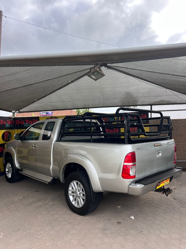 
								2014 Toyota Hilux 3.0D4D full									