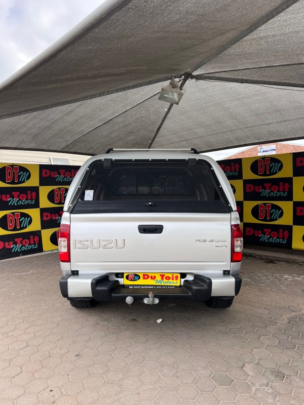 
								2005 Isuzu KB300 full									