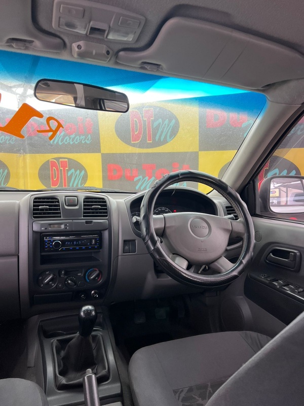 
								2005 Isuzu KB300 full									