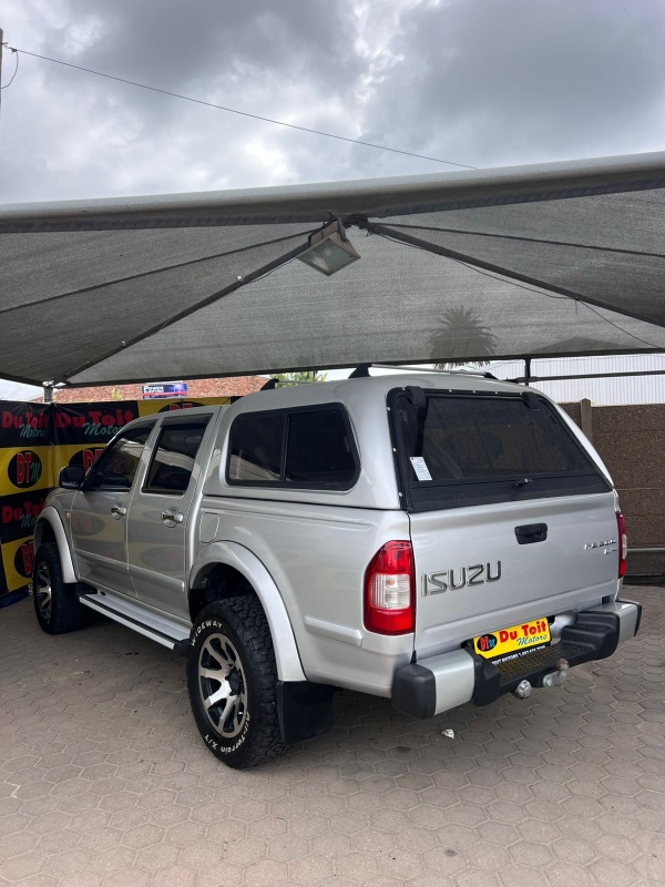 
								2005 Isuzu KB300 full									