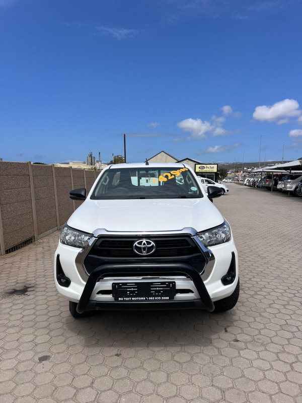 
								2022 Toyota Hilux 2.4 GD-6 full									