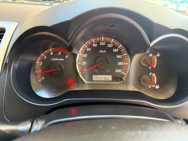 
								2015 Toyota Hilux 3.0 D-4D Legend 45 4×4 Double-Cab full									