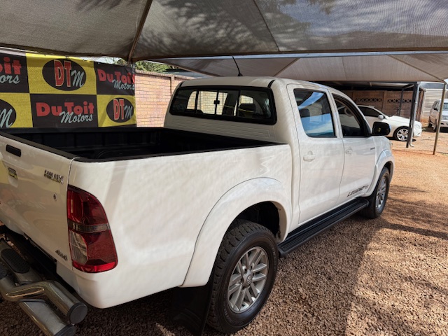 
								2015 Toyota Hilux 3.0 D-4D Legend 45 4×4 Double-Cab full									