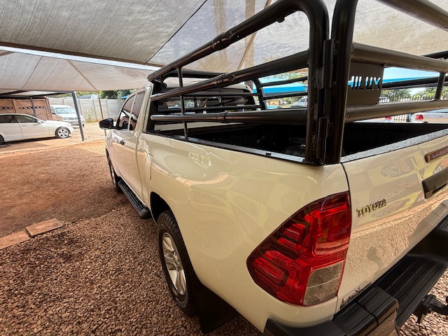 
								2019 Toyota Hilux 2.4 GD-6 Raised Body SRX Extended Cab full									