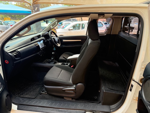 
								2019 Toyota Hilux 2.4 GD-6 Raised Body SRX Extended Cab full									