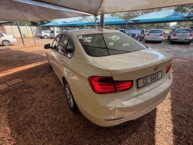 
								2012 BMW 3 Series 320i full									