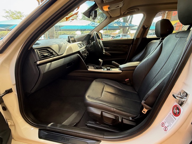 
								2012 BMW 3 Series 320i full									