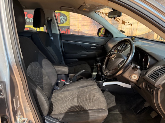 
								2014 Mitsubishi ASX 2.0 GL full									