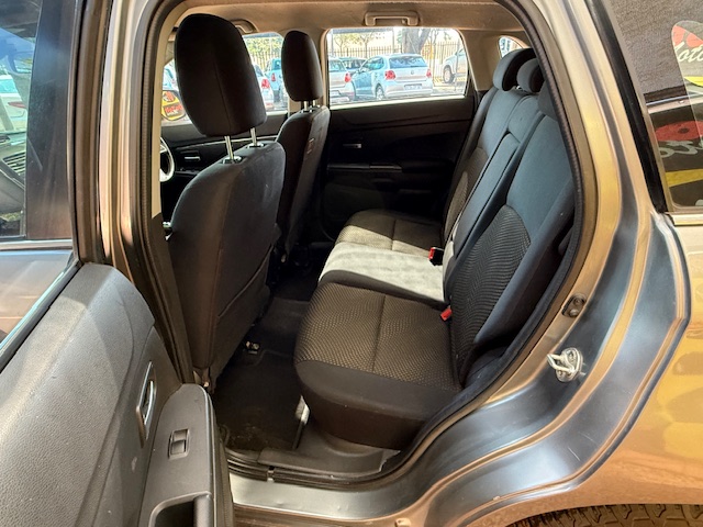 
								2014 Mitsubishi ASX 2.0 GL full									