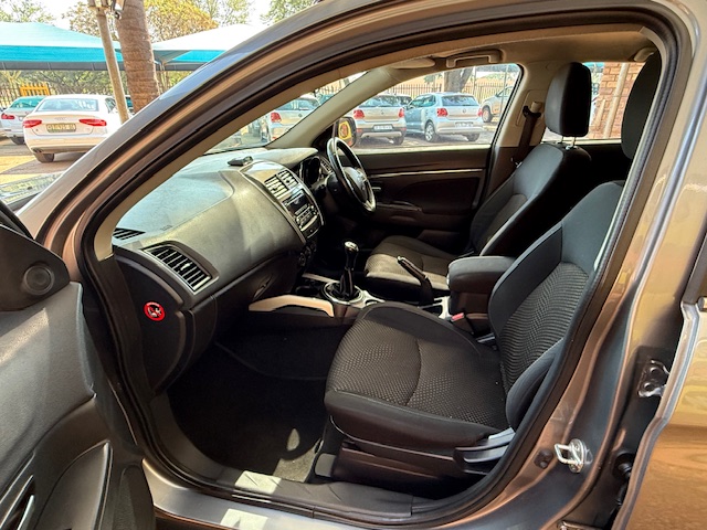 
								2014 Mitsubishi ASX 2.0 GL full									