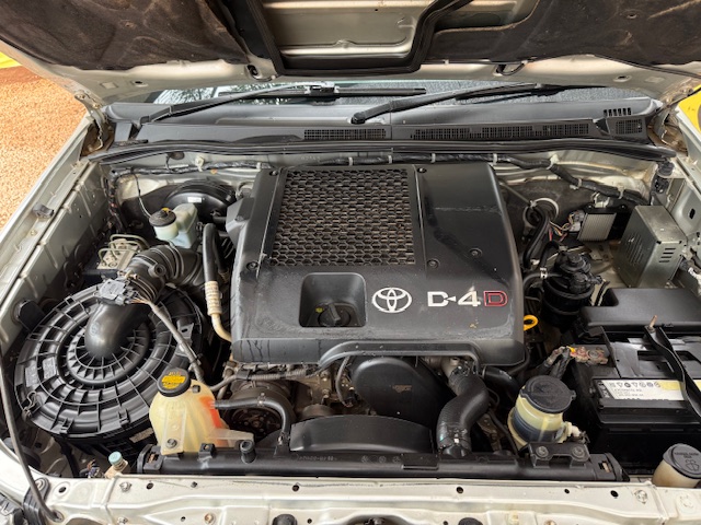 
								2014 Toyota Hilux 3.0 D-4D Raider Xtra-Cab full									