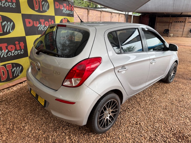 
								2012 Hyundai i20 1.4 Fluid full									