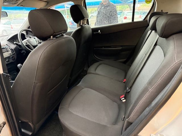 
								2012 Hyundai i20 1.4 Fluid full									