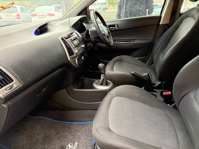 
								2012 Hyundai i20 1.4 Fluid full									