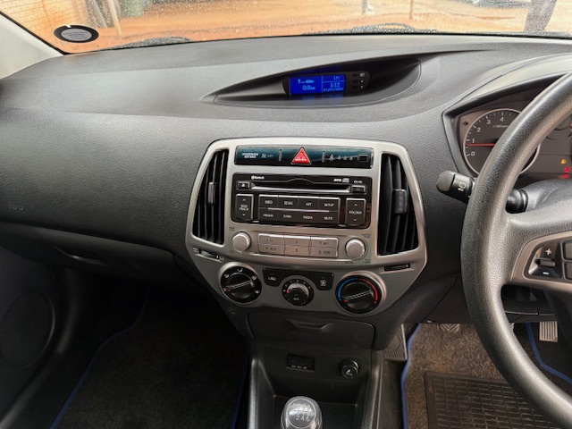 
								2012 Hyundai i20 1.4 Fluid full									