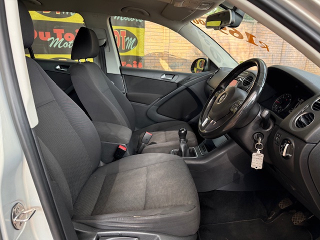 
								2012 Volkswagen Tiguan 2.0 TDI Bluemotion Trend full									