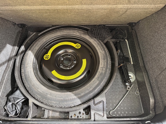 
								2012 Volkswagen Tiguan 2.0 TDI Bluemotion Trend full									