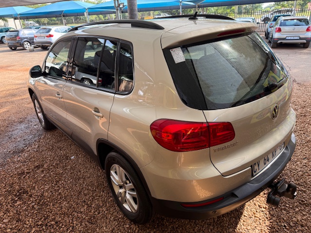 
								2012 Volkswagen Tiguan 2.0 TDI Bluemotion Trend full									