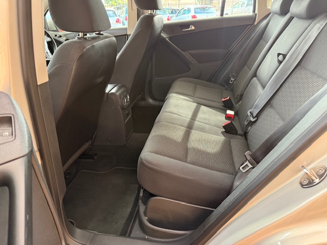 
								2012 Volkswagen Tiguan 2.0 TDI Bluemotion Trend full									