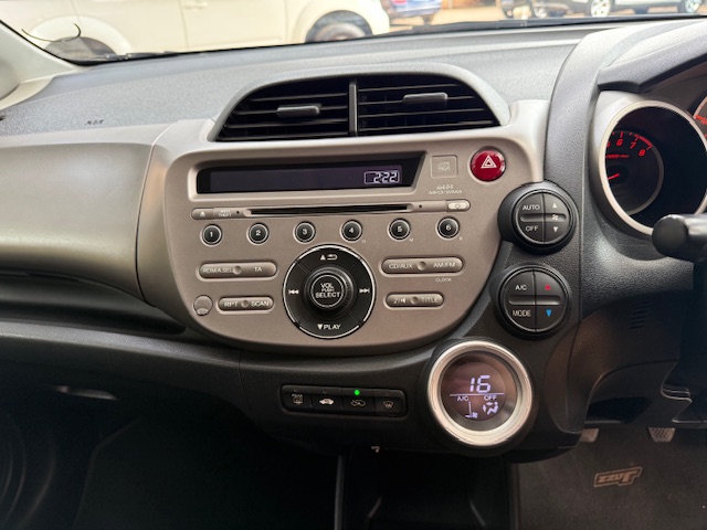 
								2009 Honda Jazz 1.5i EX full									