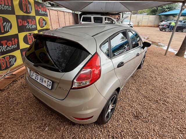 
								2016 Ford Fiesta 1.4 Trend 5-dr full									