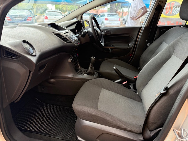 
								2016 Ford Fiesta 1.4 Trend 5-dr full									