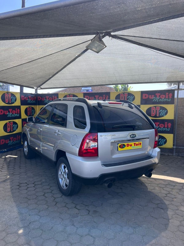 
								2010 KIA Sportage full									