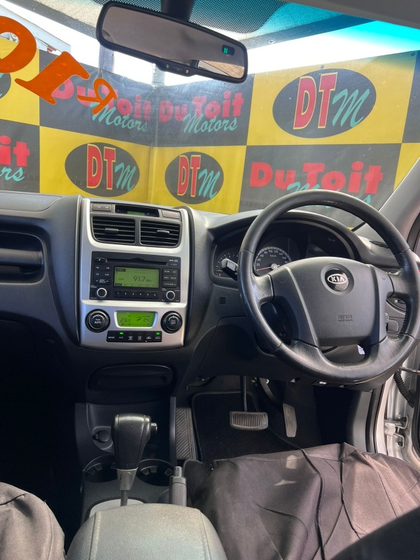 
								2010 KIA Sportage full									