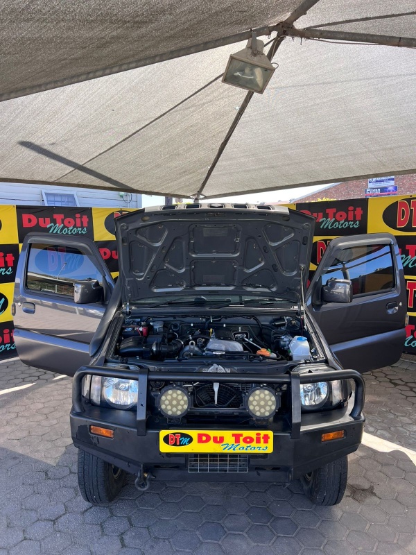 
								2011 Suzuki Jimny full									