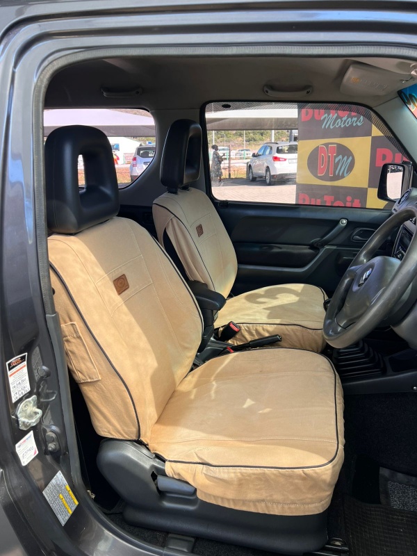 
								2011 Suzuki Jimny full									