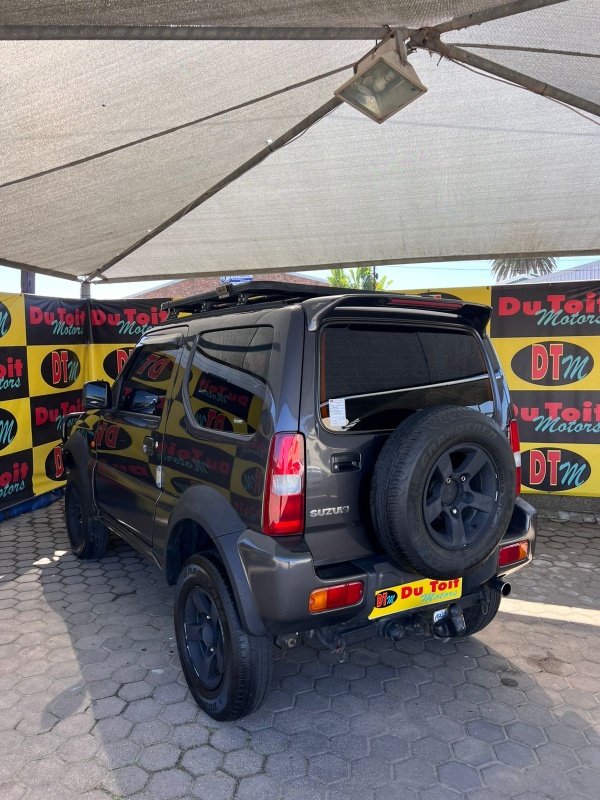 
								2011 Suzuki Jimny full									