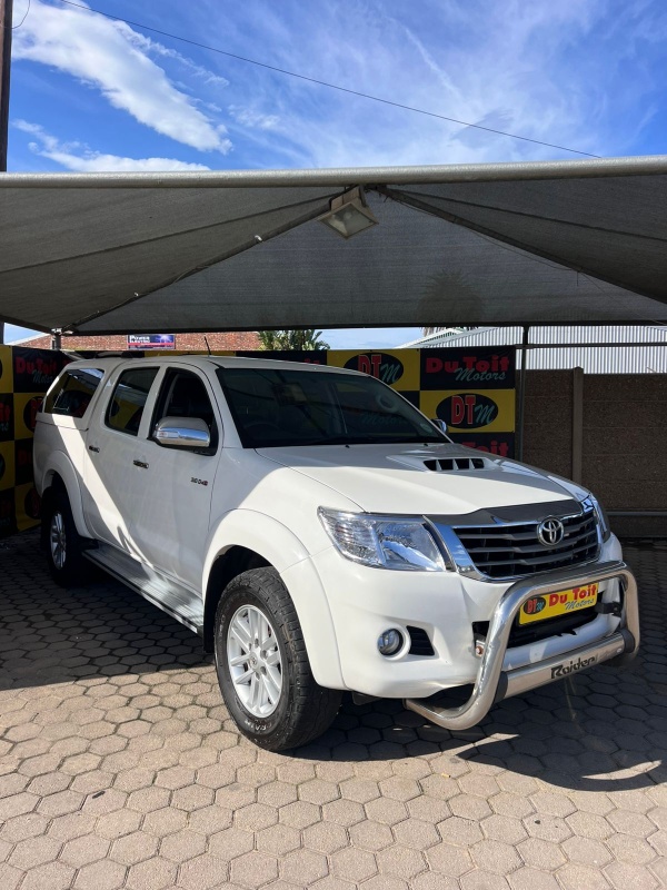 
								2014 Toyota Hilux full									
